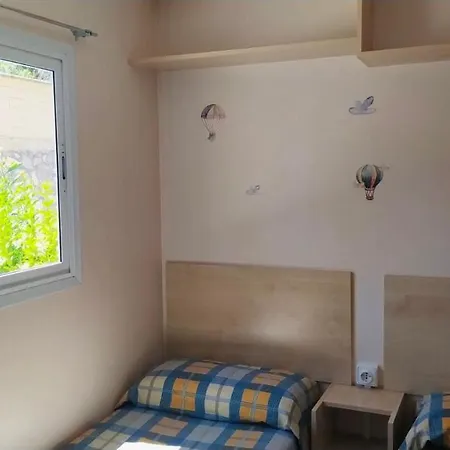 普雷萨比纽埃拉乡村营地酒店 营地 2*